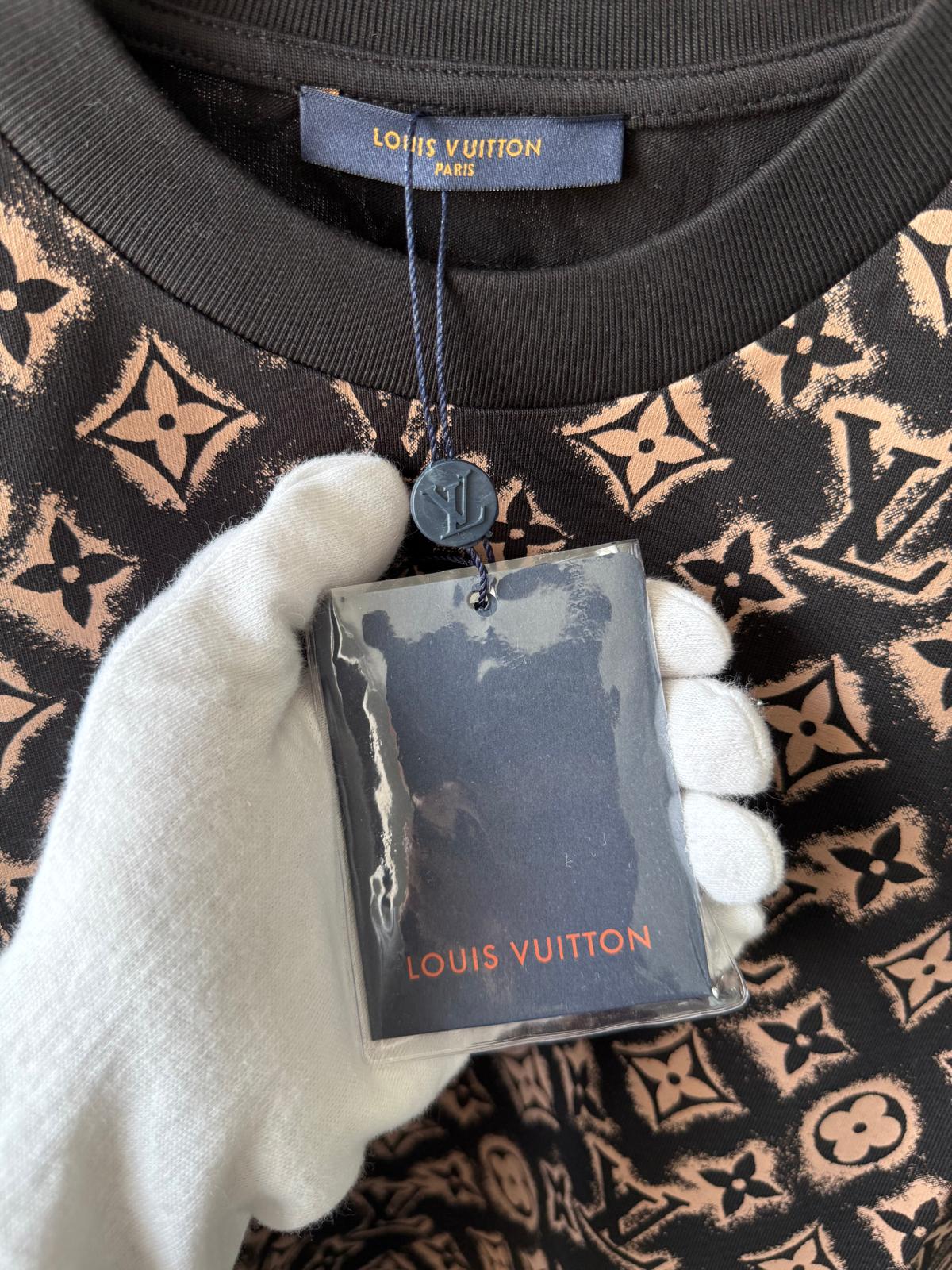 LV Tee